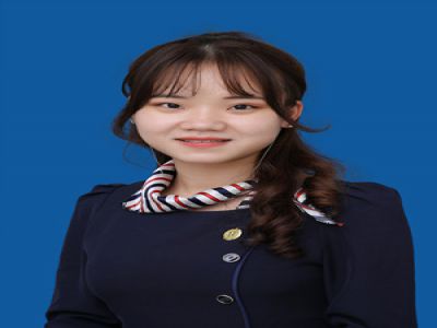 朱玉：信息技術(shù)，畢業(yè)于福建師范大學(xué)計(jì)算機(jī)科學(xué)與技術(shù)專業(yè)。曾擔(dān)任西山文武學(xué)校高中信息技術(shù)老師和福建師范大學(xué)第二附屬小學(xué)機(jī)器人老師，參與福建省“REL機(jī)器人工程挑戰(zhàn)賽”場地設(shè)計(jì)。