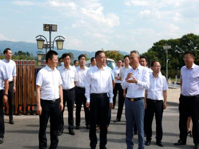 劉小強書記率領(lǐng)區(qū)領(lǐng)導集體調(diào)研遠恒佳學?！P(guān)注教育、關(guān)心教育、支持教育